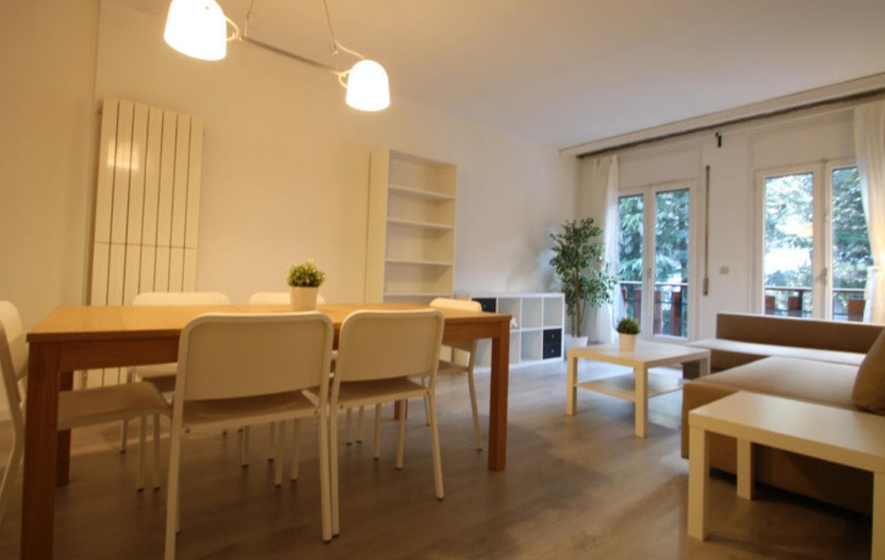 Venta piso de 3 habitaciones para reformar centro La Massana