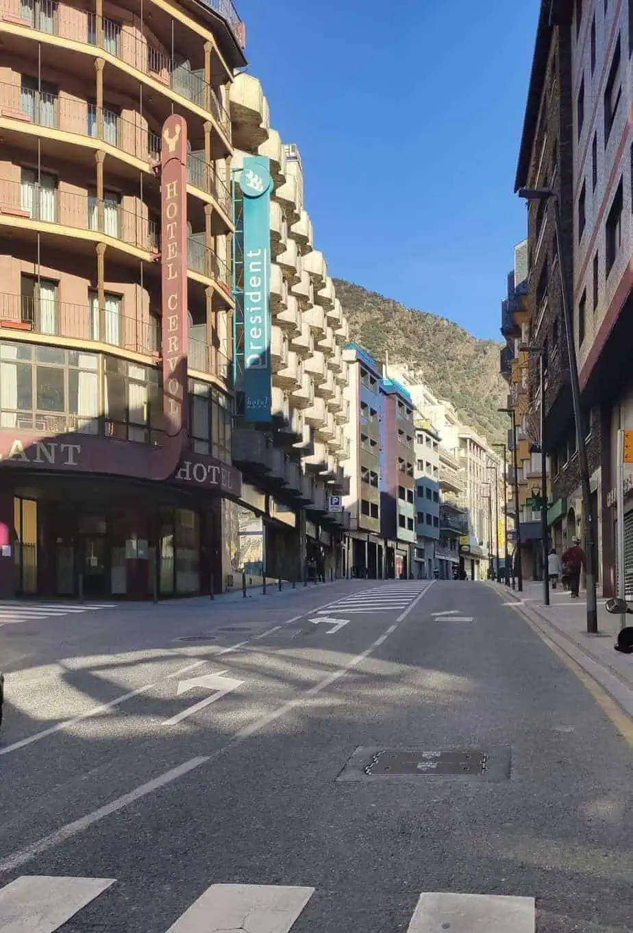Hotel de 3* en venta céntrico Andorra