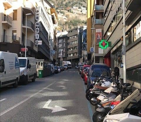 Comprar local comercial zona muy céntrica de escaldes . Inversiones inmobiliarias Versus Andorra
