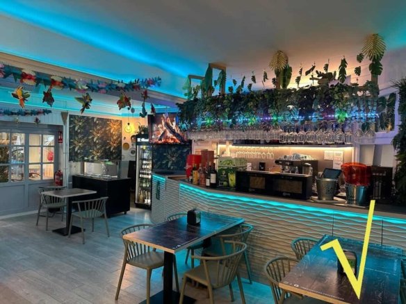 TRASPASO BAR-RESTAURANTE CON ENCANTO EN EL CENTRO DE ANDORRA LA VELLA – TOTALMENTE REFORMADO Y CON MUCHO ESTILO