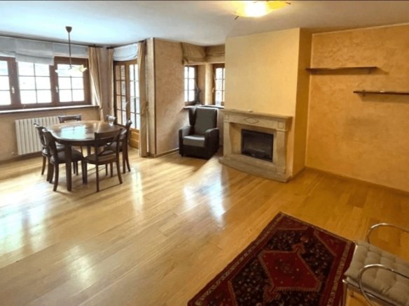Piso luminoso con vistas al valle y box doble en venta en L’Aldosa de La Massana