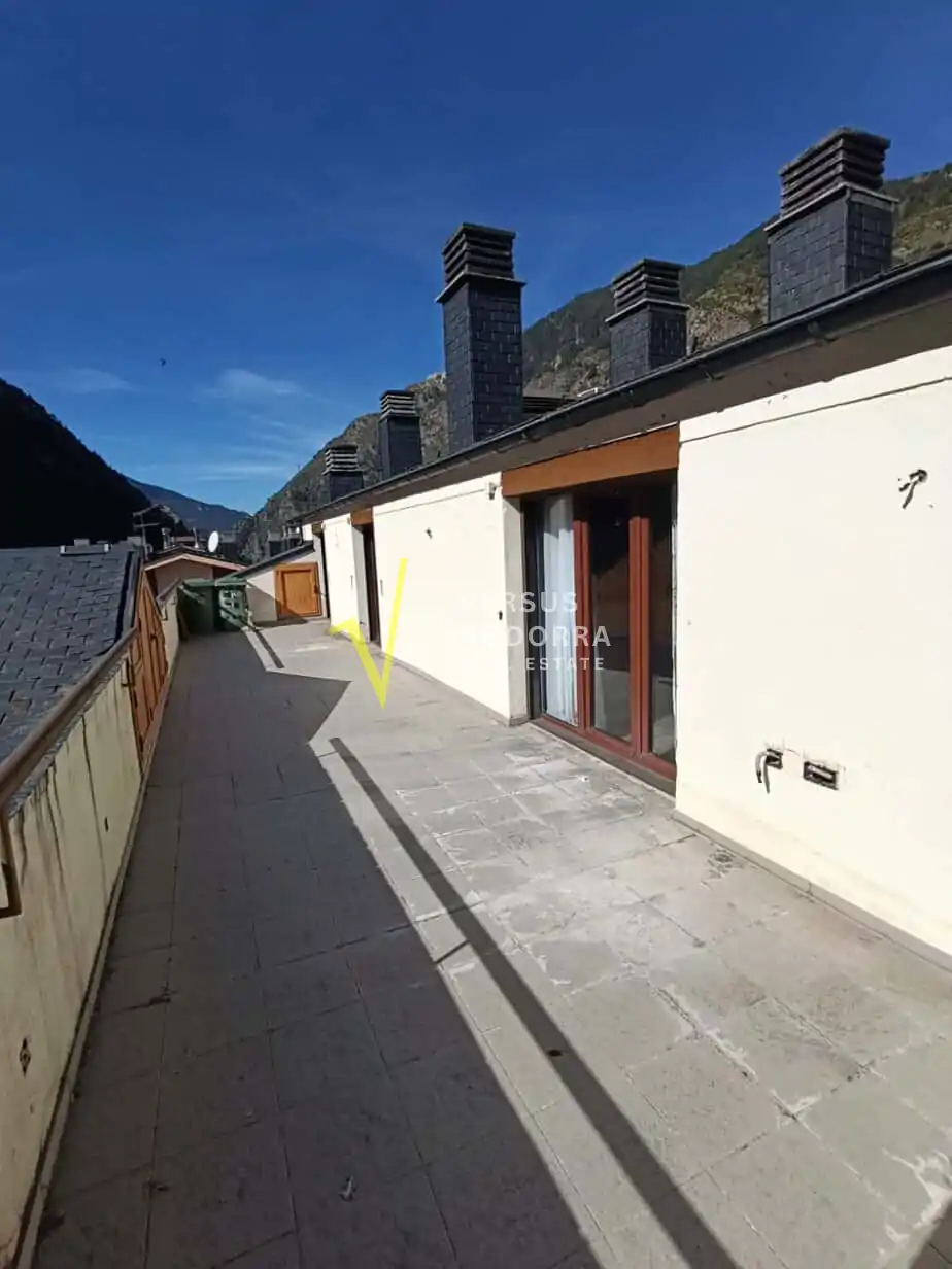 ÁTICO EN VENTA EN ENCAMP – TERRAZA DE 35 M², MUCHA LUZ Y EXCELENTE DISTRIBUCIÓN