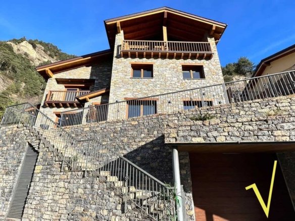 Exclusive contemporary villa with dream views in Pal