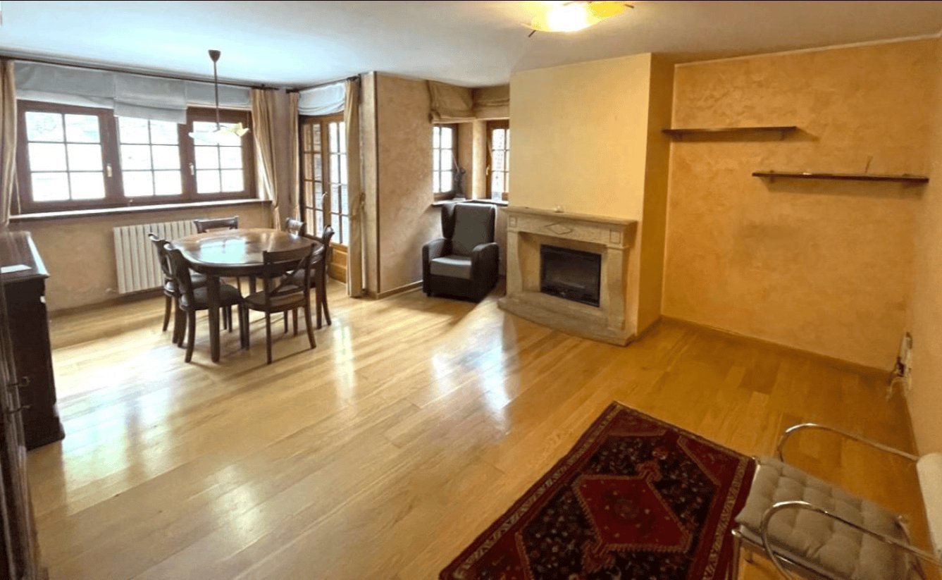 Piso luminoso con vistas al valle y box doble en venta en L’Aldosa de La Massana