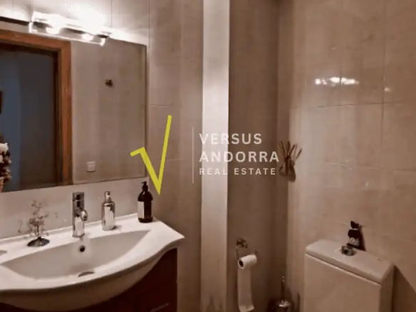 Casa en venta en Escaldes-Engordany – Chalet unifamiliar con vistas y garaje