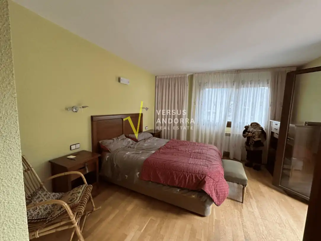 Exclusivo dúplex luminoso con jardines privados en Aldosa de la Massana