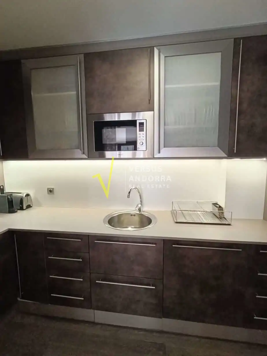 ÁTICO EN VENTA EN ENCAMP – TERRAZA DE 35 M², MUCHA LUZ Y EXCELENTE DISTRIBUCIÓN