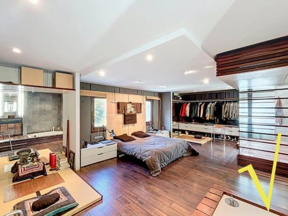 House for sale in La Massana with zen garden, sunny terrace and 390 m² of modern design