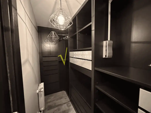 Exclusivo dúplex luminoso con jardines privados en Aldosa de la Massana