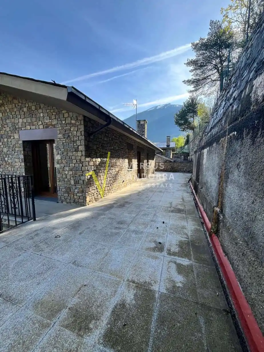 XALET D'OBRA NOVA A ESTRENAR A SANT JULIÀ (AIXIRIVALL) – VISTES OBERTES, JARDÍ I GRANS TERRASSES
