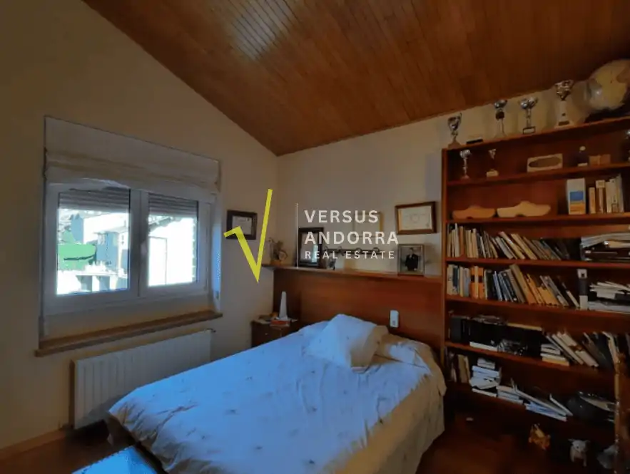 Casa en venta en Escaldes-Engordany – Chalet unifamiliar con vistas y garaje