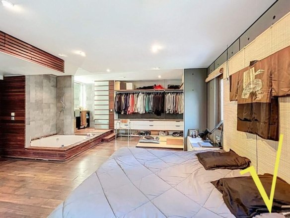 House for sale in La Massana with zen garden, sunny terrace and 390 m² of modern design