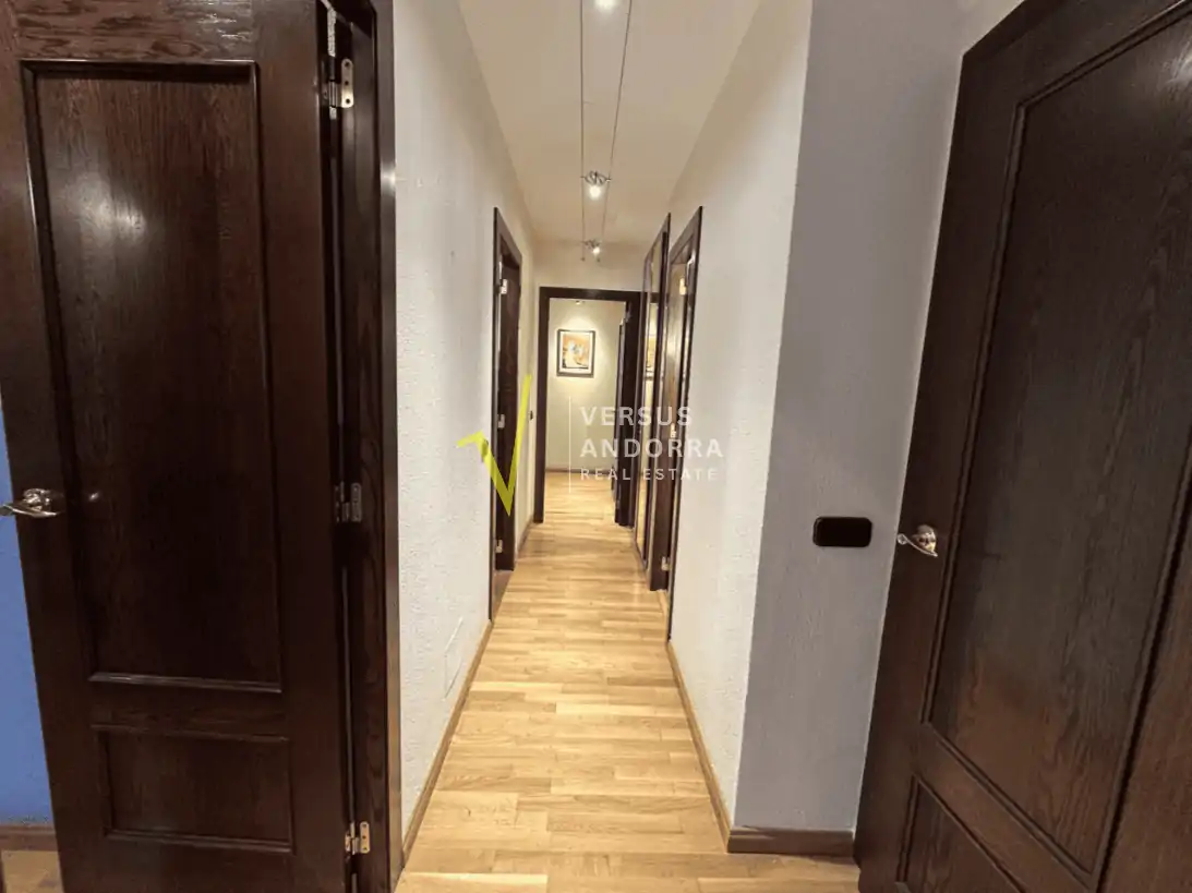 Exclusivo dúplex luminoso con jardines privados en Aldosa de la Massana