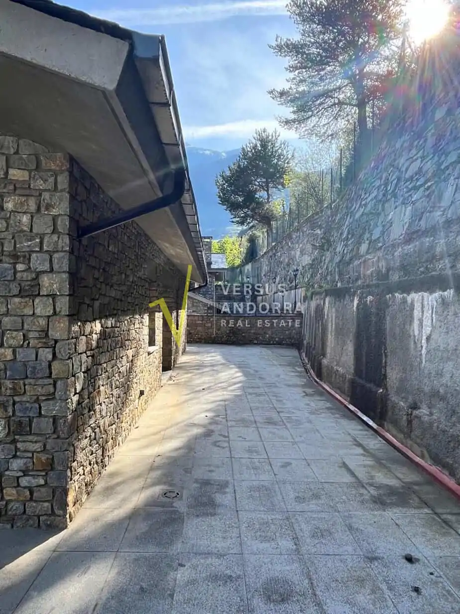XALET D'OBRA NOVA A ESTRENAR A SANT JULIÀ (AIXIRIVALL) – VISTES OBERTES, JARDÍ I GRANS TERRASSES