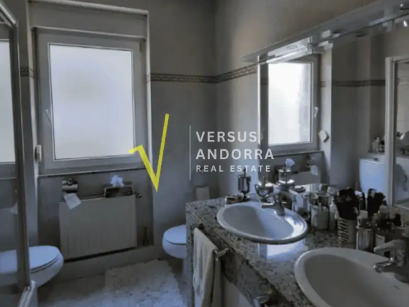Casa en venta en Escaldes-Engordany – Chalet unifamiliar con vistas y garaje