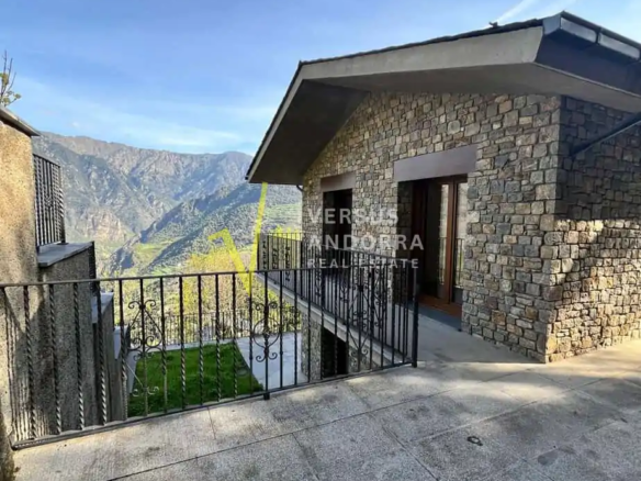 XALET D'OBRA NOVA A ESTRENAR A SANT JULIÀ (AIXIRIVALL) – VISTES OBERTES, JARDÍ I GRANS TERRASSES