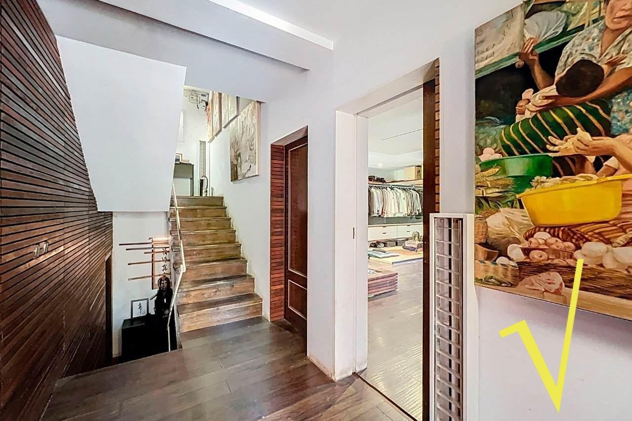 House for sale in La Massana with zen garden, sunny terrace and 390 m² of modern design
