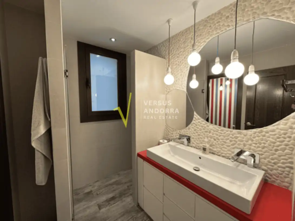 Exclusivo dúplex luminoso con jardines privados en Aldosa de la Massana