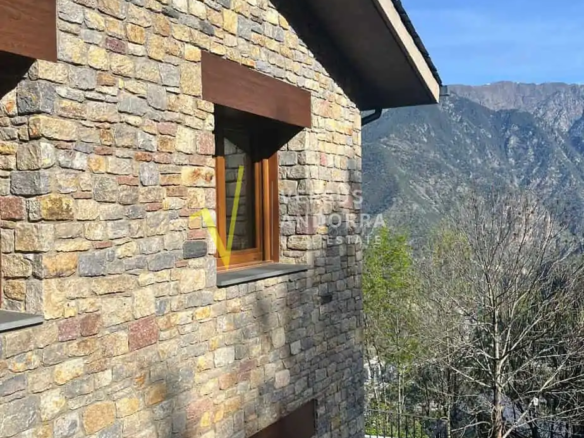 XALET D'OBRA NOVA A ESTRENAR A SANT JULIÀ (AIXIRIVALL) – VISTES OBERTES, JARDÍ I GRANS TERRASSES