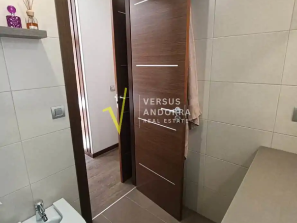 ÁTICO EN VENTA EN ENCAMP – TERRAZA DE 35 M², MUCHA LUZ Y EXCELENTE DISTRIBUCIÓN