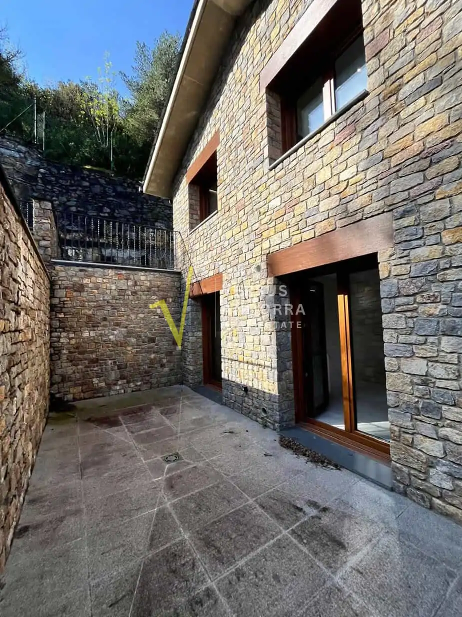 XALET D'OBRA NOVA A ESTRENAR A SANT JULIÀ (AIXIRIVALL) – VISTES OBERTES, JARDÍ I GRANS TERRASSES