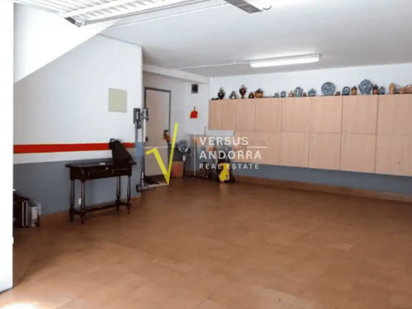 Casa en venta en Escaldes-Engordany – Chalet unifamiliar con vistas y garaje