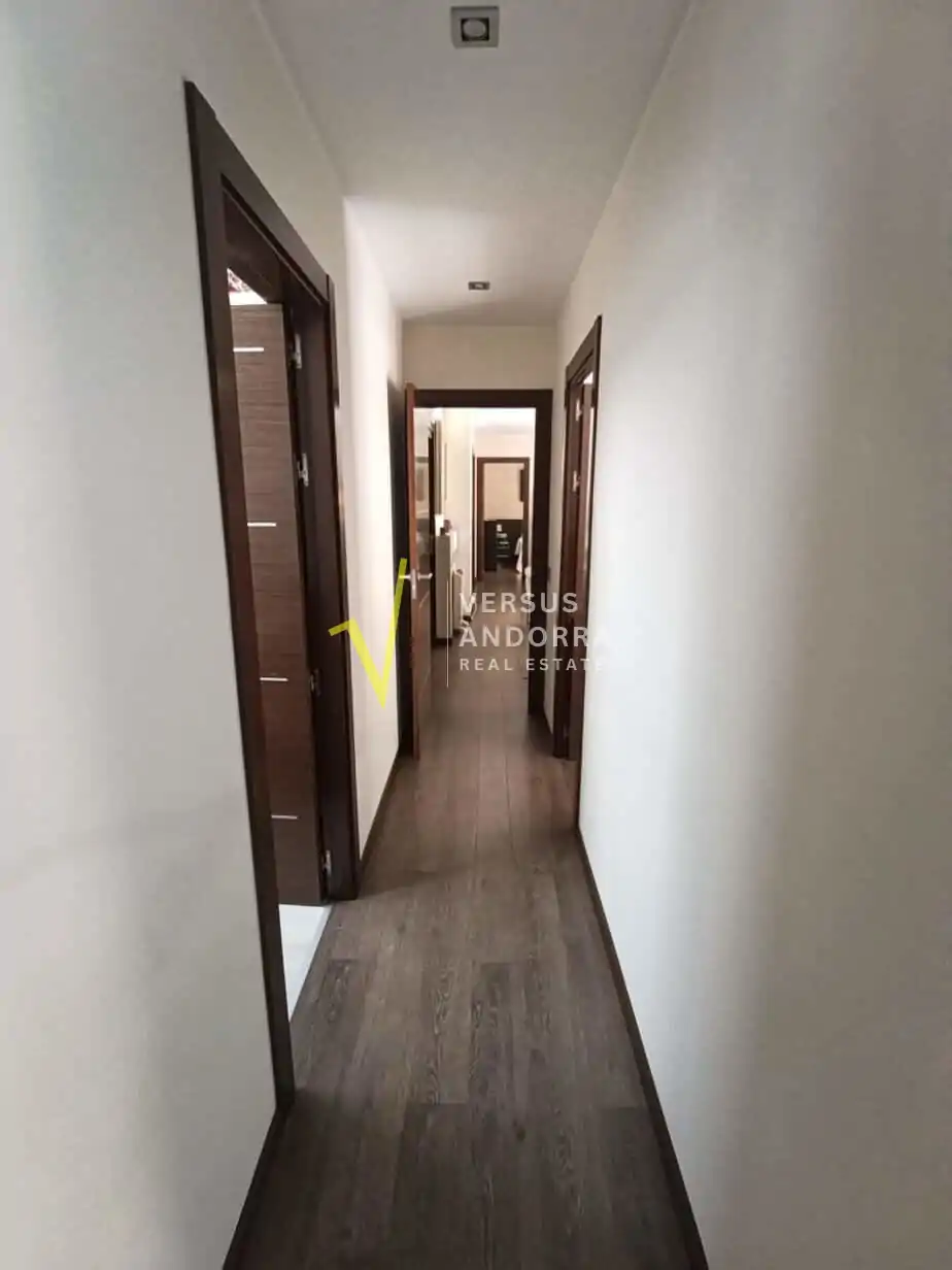 ÁTICO EN VENTA EN ENCAMP – TERRAZA DE 35 M², MUCHA LUZ Y EXCELENTE DISTRIBUCIÓN