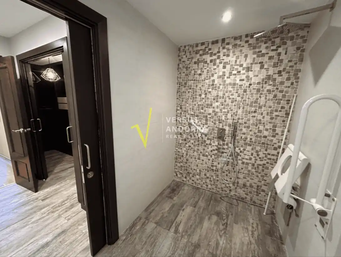 Exclusivo dúplex luminoso con jardines privados en Aldosa de la Massana
