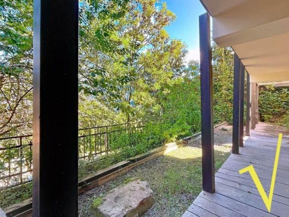 House for sale in La Massana with zen garden, sunny terrace and 390 m² of modern design