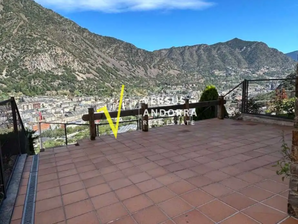 Townhouse in Andorra la Vella in an exclusive and privileged setting, just five minutes from the centre