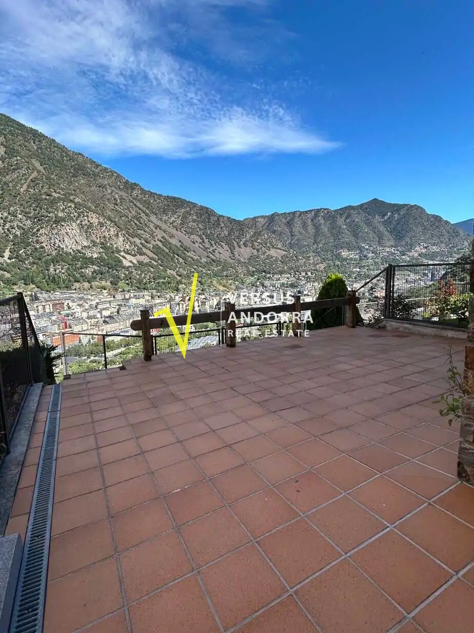 Townhouse in Andorra la Vella in an exclusive and privileged setting, just five minutes from the centre