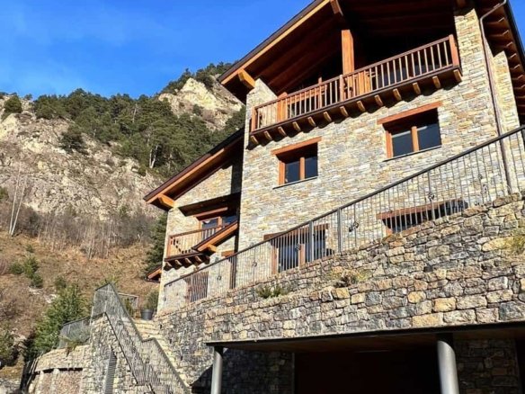 Vil·la contemporània exclusiva amb vistes de somni a Pal