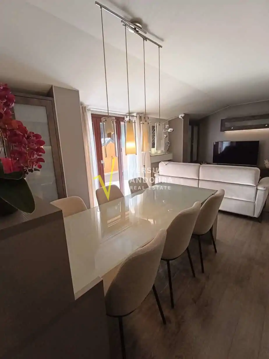 ÁTICO EN VENTA EN ENCAMP – TERRAZA DE 35 M², MUCHA LUZ Y EXCELENTE DISTRIBUCIÓN