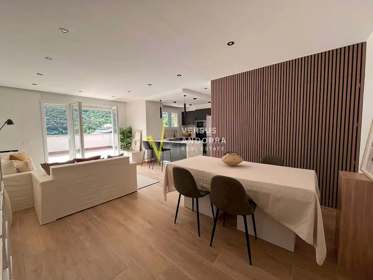 ÁTICO REFORMADO EN ANDORRA LA VELLA + GRAN TERRAZA + VISTAS PANORÁMICAS + PARKING Y TRASTERO