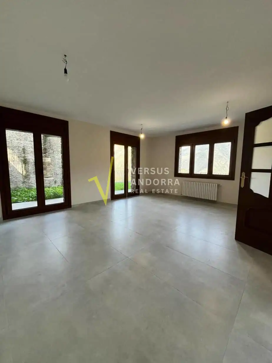 XALET D'OBRA NOVA A ESTRENAR A SANT JULIÀ (AIXIRIVALL) – VISTES OBERTES, JARDÍ I GRANS TERRASSES