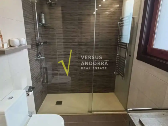 ÁTICO EN VENTA EN ENCAMP – TERRAZA DE 35 M², MUCHA LUZ Y EXCELENTE DISTRIBUCIÓN