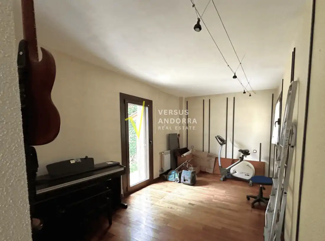 Exclusivo dúplex luminoso con jardines privados en Aldosa de la Massana