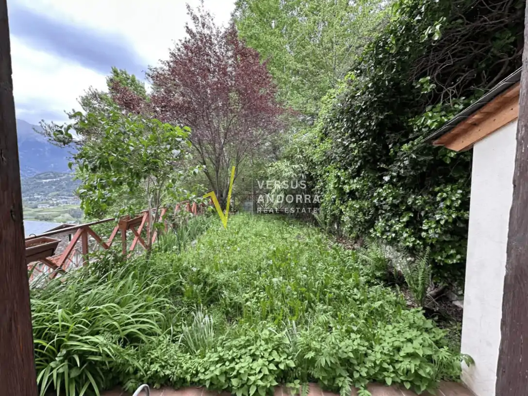 Exclusivo dúplex luminoso con jardines privados en Aldosa de la Massana