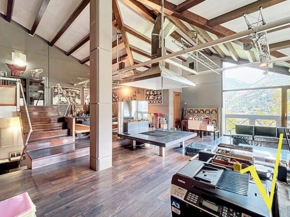 House for sale in La Massana with zen garden, sunny terrace and 390 m² of modern design