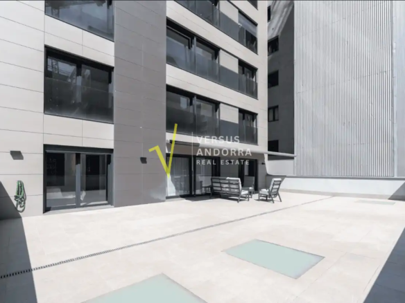 Piso de Reciente construcción con gran terraza de 120 m², 3 dormitorios y 2 plazas de parking en el centro de Andorra.