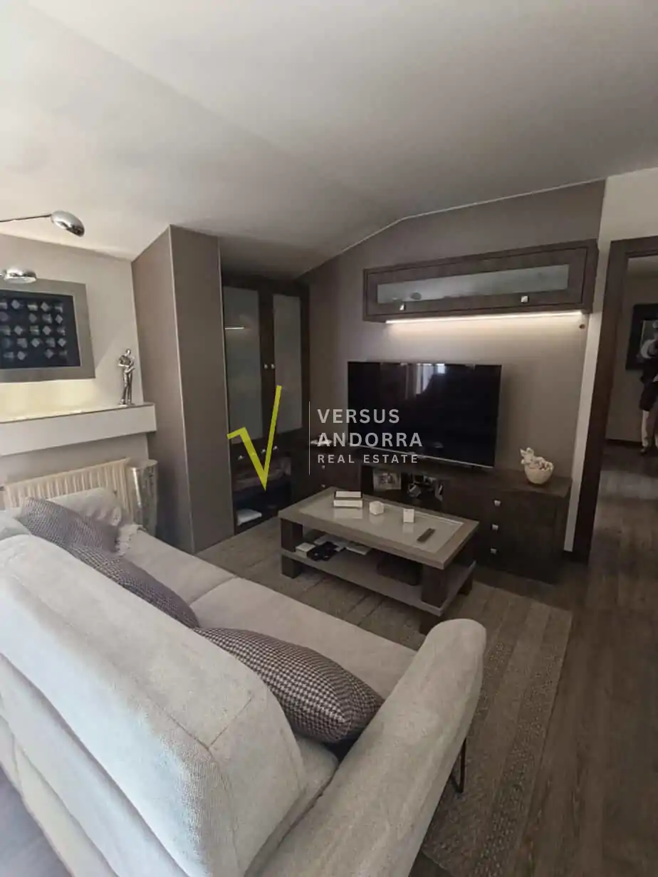 ÁTICO EN VENTA EN ENCAMP – TERRAZA DE 35 M², MUCHA LUZ Y EXCELENTE DISTRIBUCIÓN