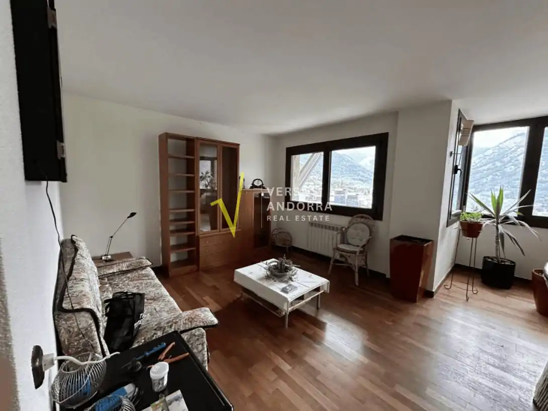 Exclusivo dúplex luminoso con jardines privados en Aldosa de la Massana