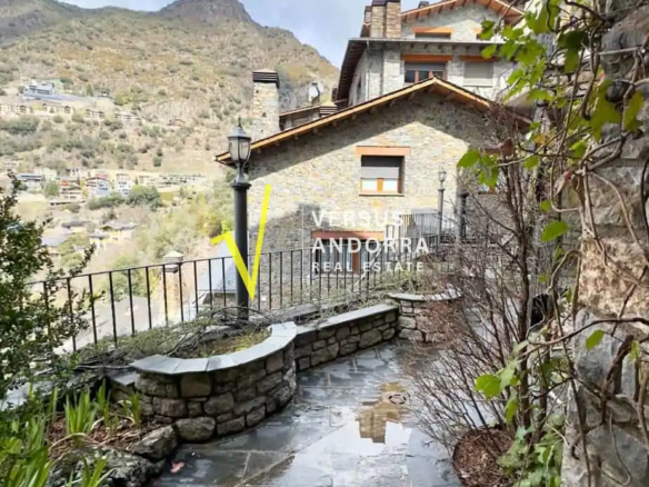 MAISON MITOYENNE À SA CALMA · VUES UNIQUES · SOLEIL TOUTE LA JOURNÉE · 4 PLACES DE STATIONNEMENT