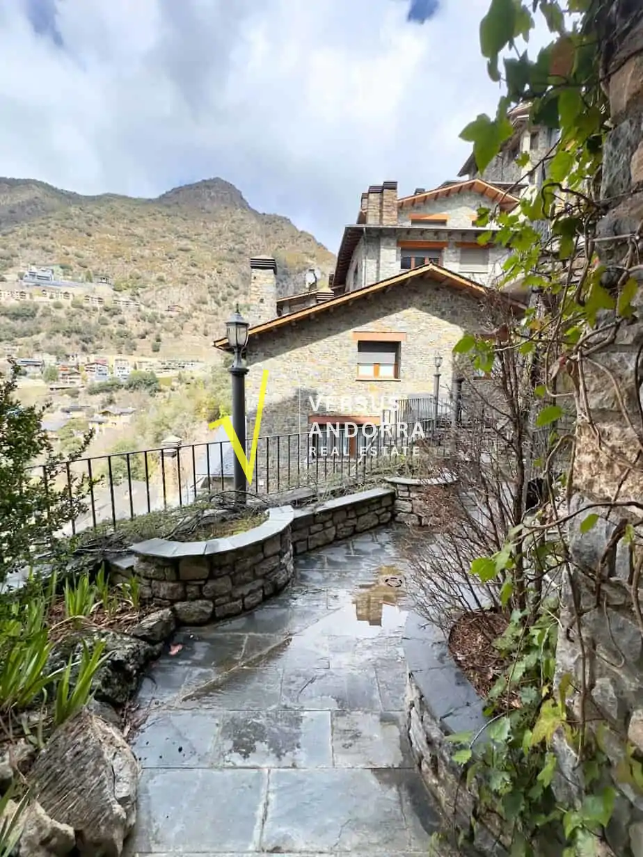 MAISON MITOYENNE À SA CALMA · VUES UNIQUES · SOLEIL TOUTE LA JOURNÉE · 4 PLACES DE STATIONNEMENT