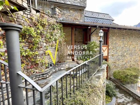 MAISON MITOYENNE À SA CALMA · VUES UNIQUES · SOLEIL TOUTE LA JOURNÉE · 4 PLACES DE STATIONNEMENT