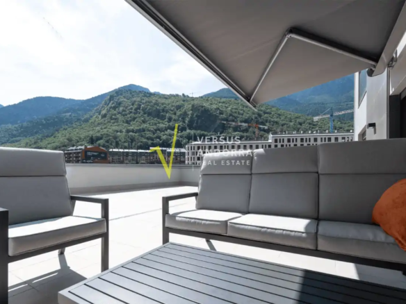 Piso de Reciente construcción con gran terraza de 120 m², 3 dormitorios y 2 plazas de parking en el centro de Andorra.