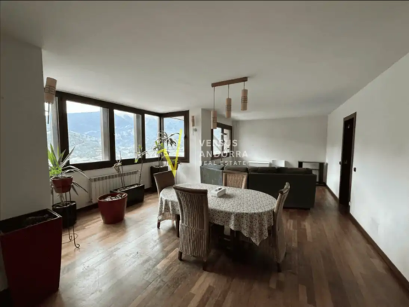 Exclusivo dúplex luminoso con jardines privados en Aldosa de la Massana