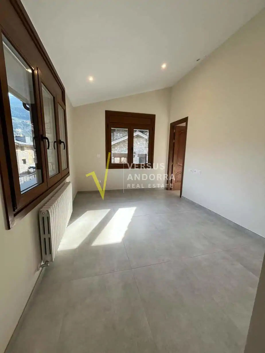 XALET D'OBRA NOVA A ESTRENAR A SANT JULIÀ (AIXIRIVALL) – VISTES OBERTES, JARDÍ I GRANS TERRASSES