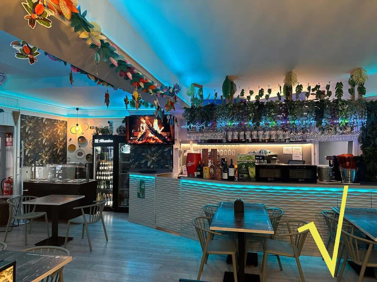 TRASPASO BAR-RESTAURANTE CON ENCANTO EN EL CENTRO DE ANDORRA LA VELLA – TOTALMENTE REFORMADO Y CON MUCHO ESTILO