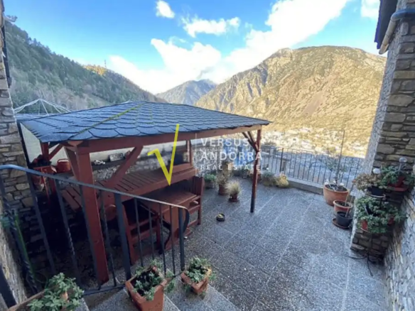 Casa en venta en Escaldes-Engordany – Chalet unifamiliar con vistas y garaje